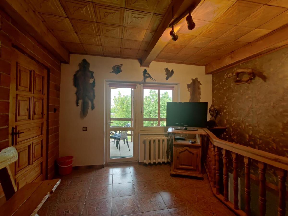 Hotel Przy Winogronie Uherce Mineralne Esterno foto