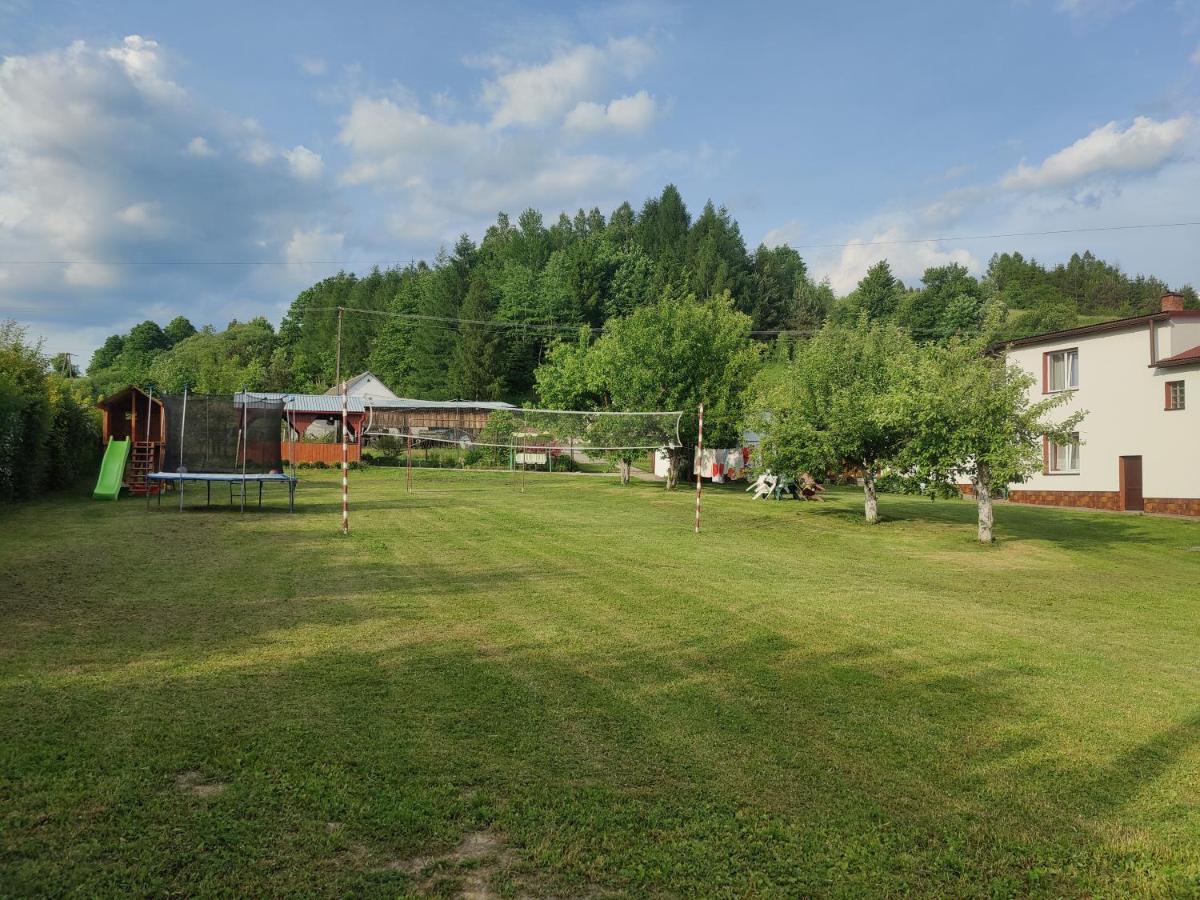 Hotel Przy Winogronie Uherce Mineralne Esterno foto